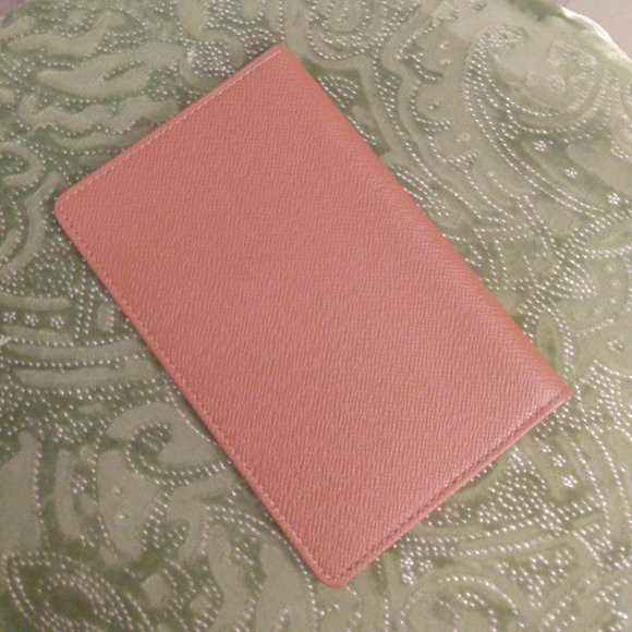 Louis Vuitton Taiga ID Card Holder - Picture 4 of 10